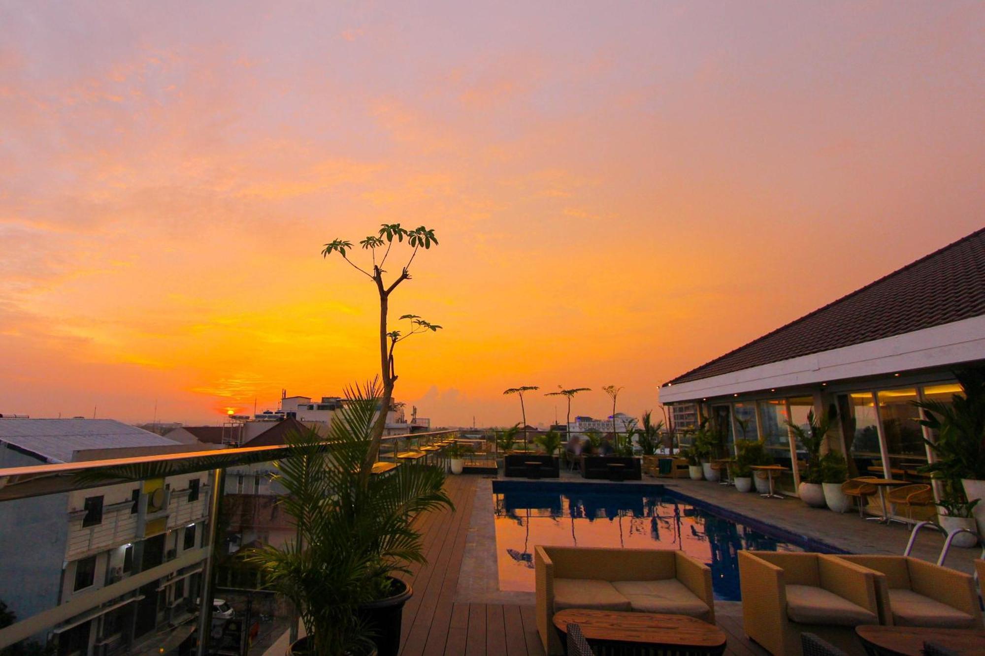 Hotel Fortunagrande Malioboro Yogyakarta Exterior photo